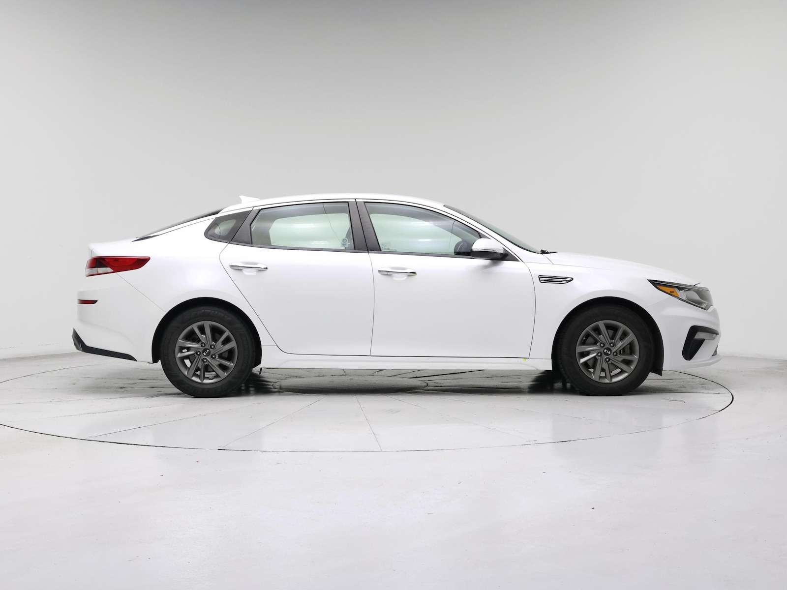 2020 Kia Optima LX - Photo 8