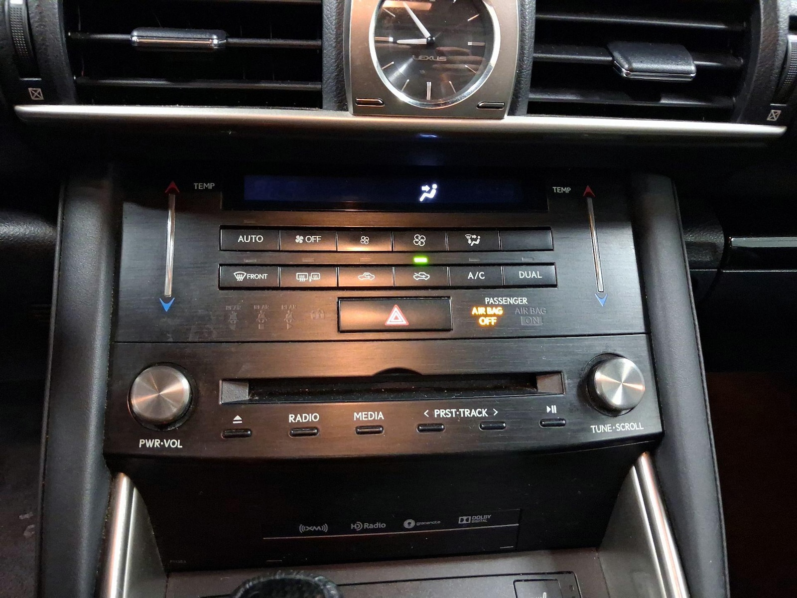 2017 Lexus IS 200t - Photo 18