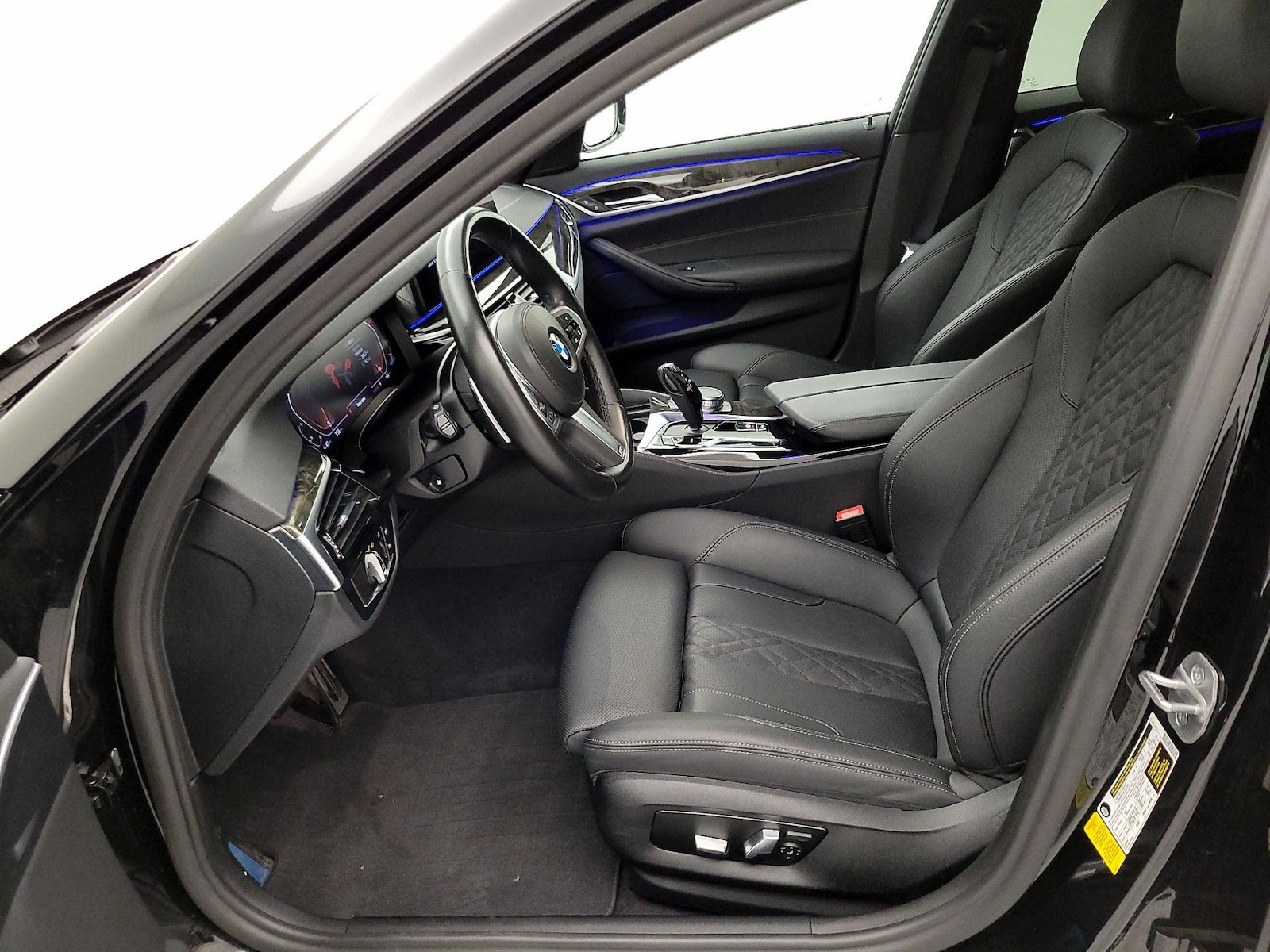 2022 BMW 5 Series 530i - Photo 12