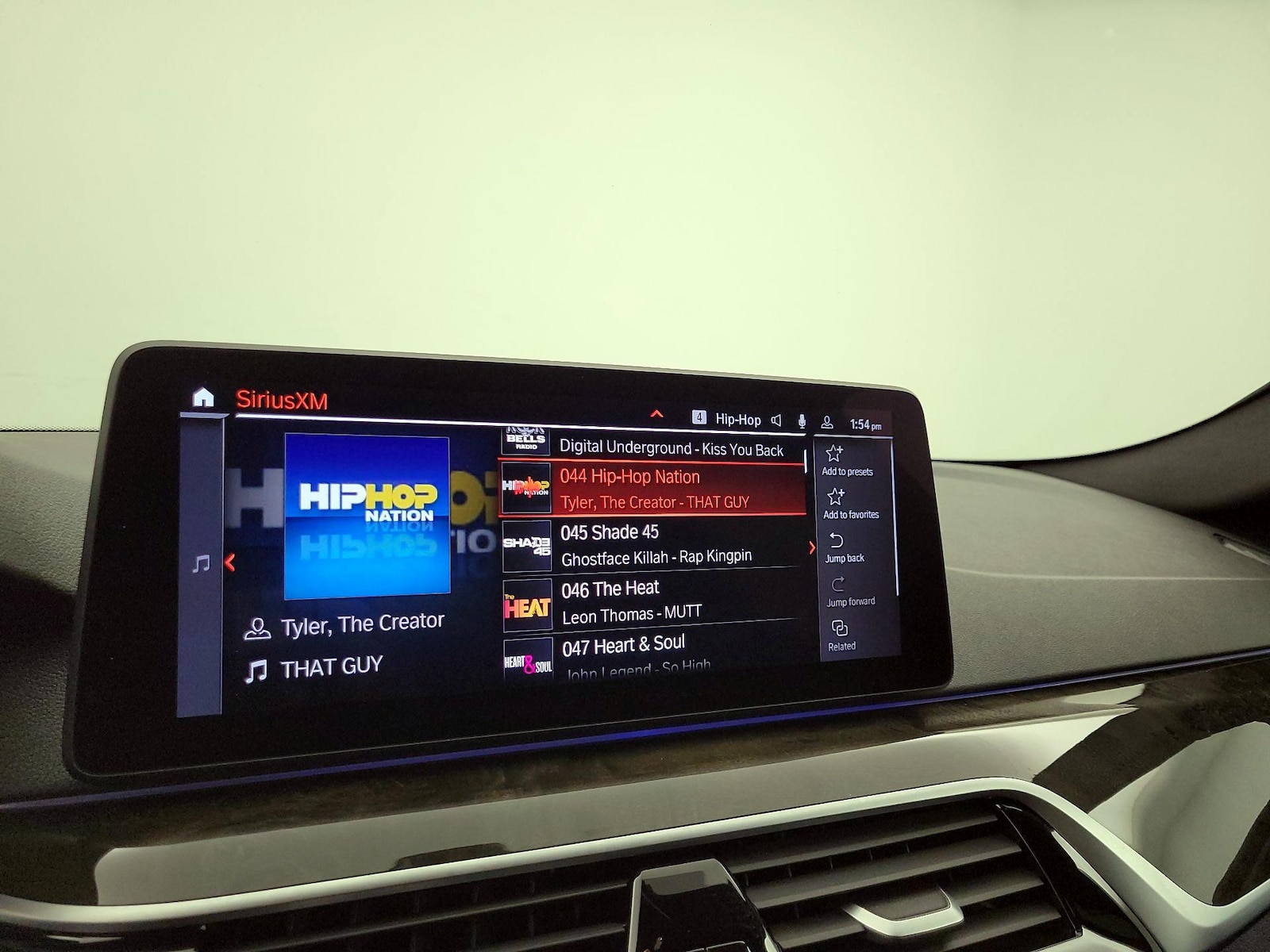 2022 BMW 5 Series 530i - Photo 17