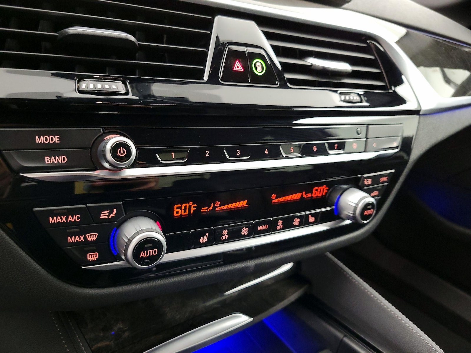 2022 BMW 5 Series 530i - Photo 18