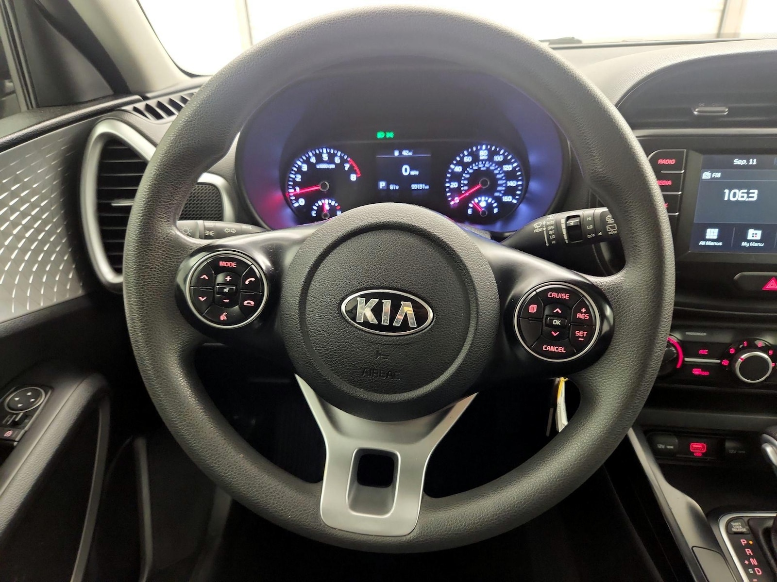 2021 Kia Soul LX - Photo 11