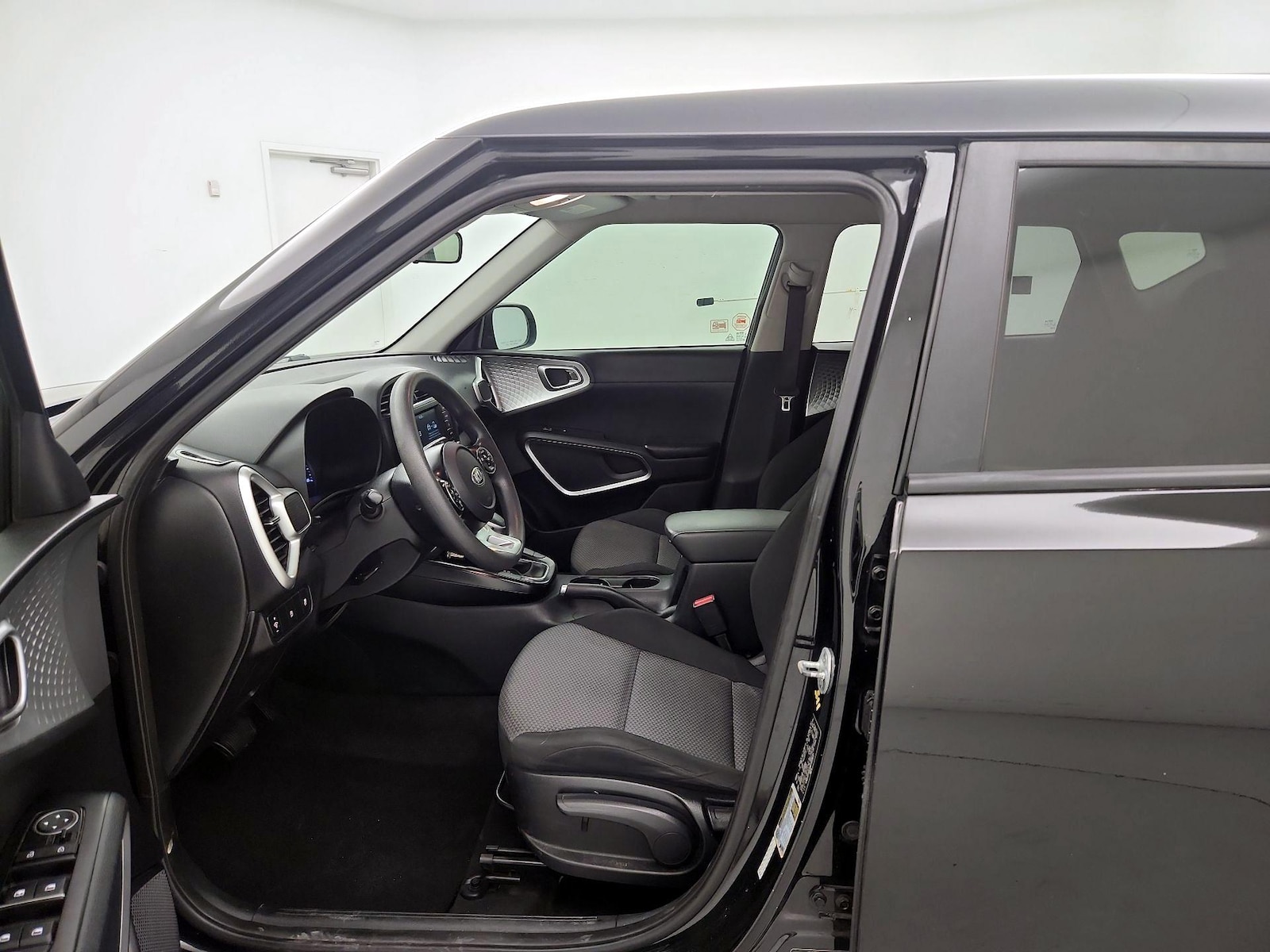2021 Kia Soul LX - Photo 12