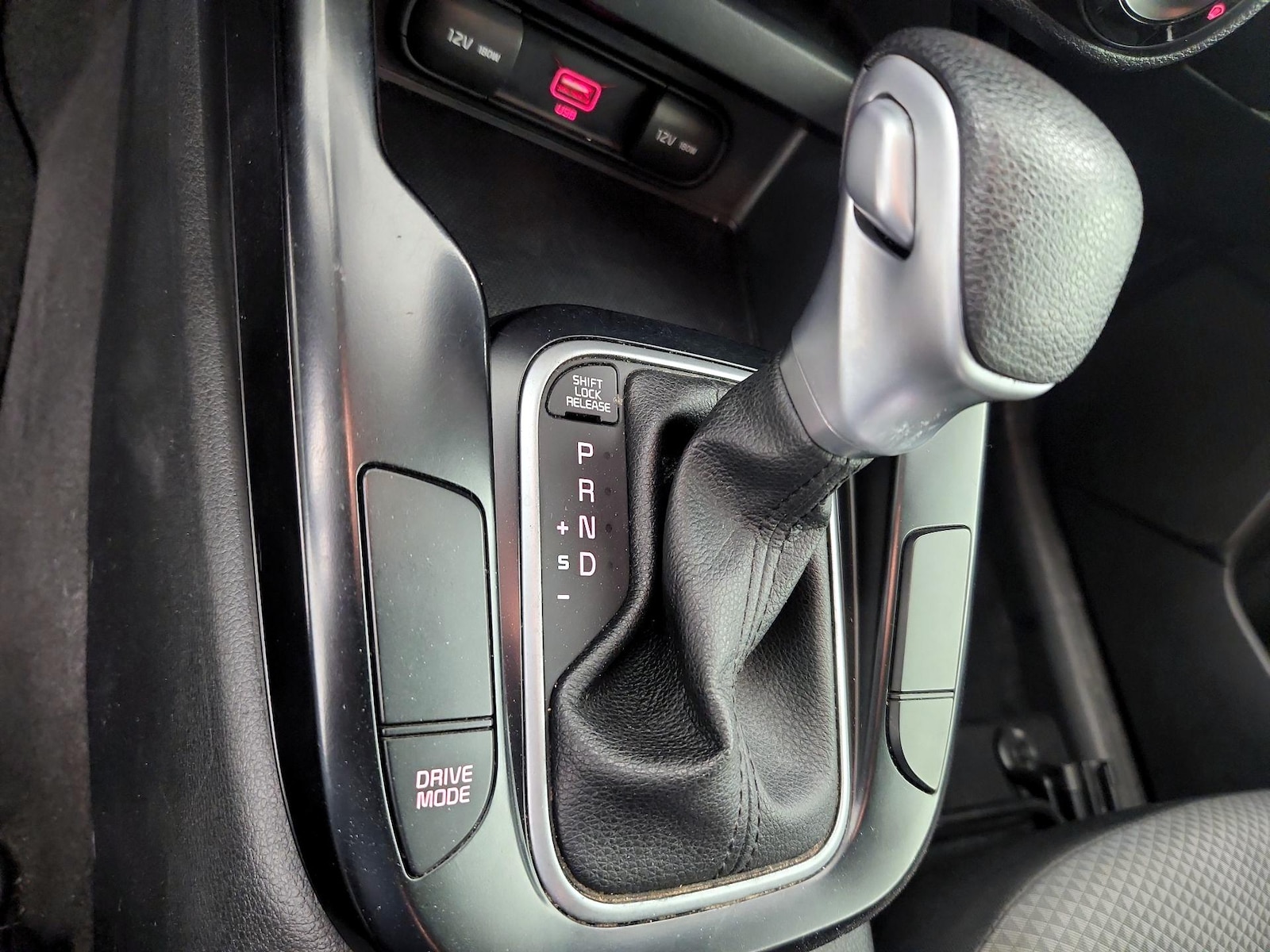 2021 Kia Soul LX - Photo 18