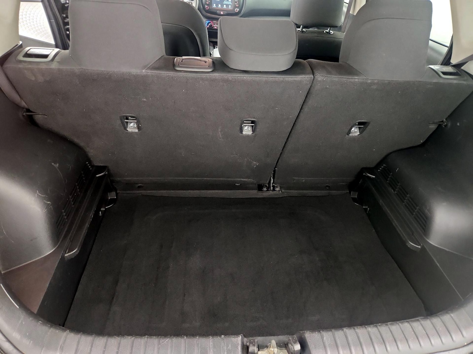 2021 Kia Soul LX - Photo 21