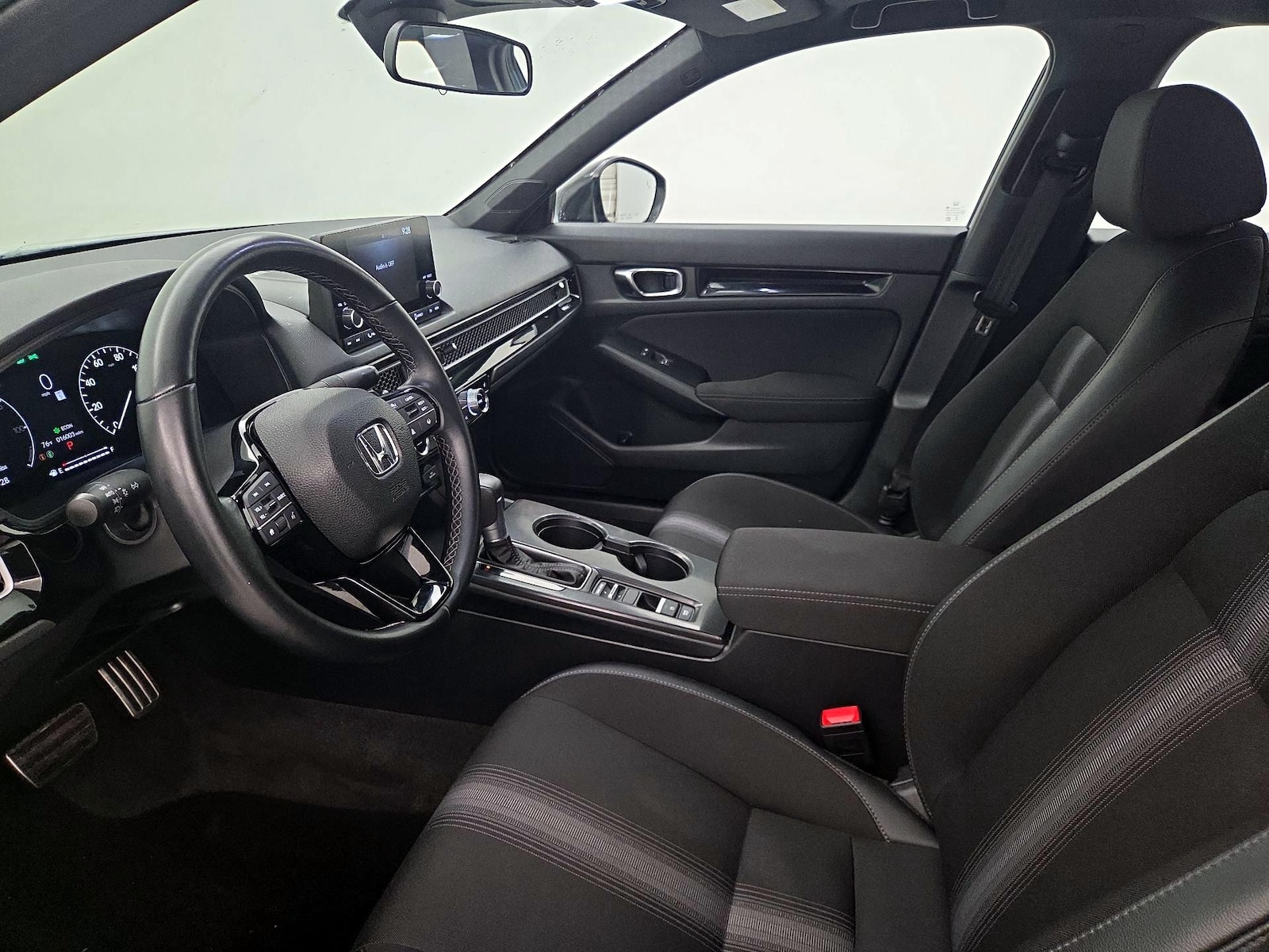 2025 Honda Civic Sport - Photo 12