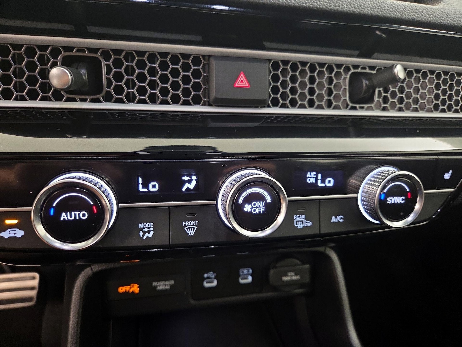 2025 Honda Civic Sport - Photo 17