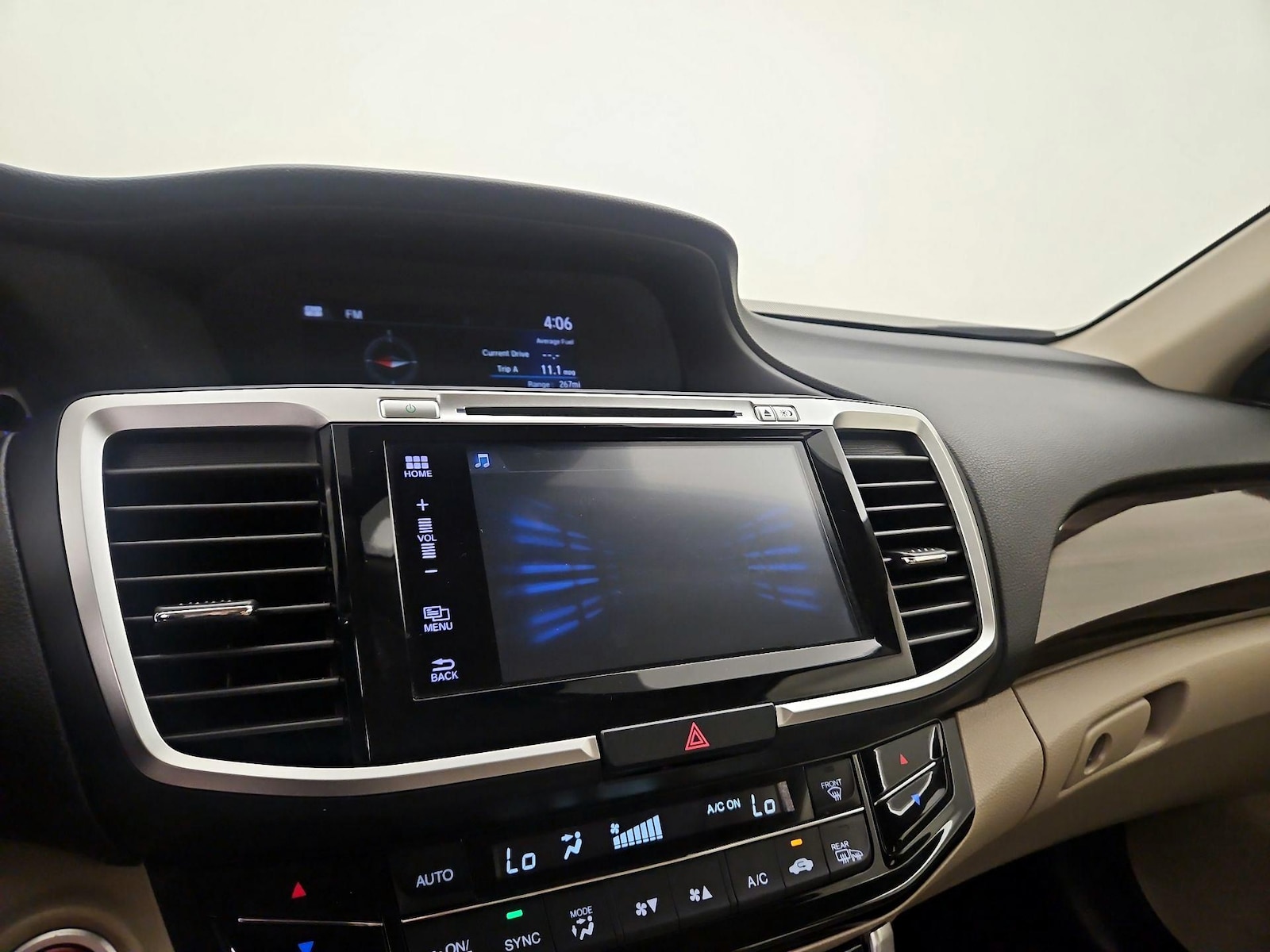 2017 Honda Accord Hybrid EX-L - Photo 16