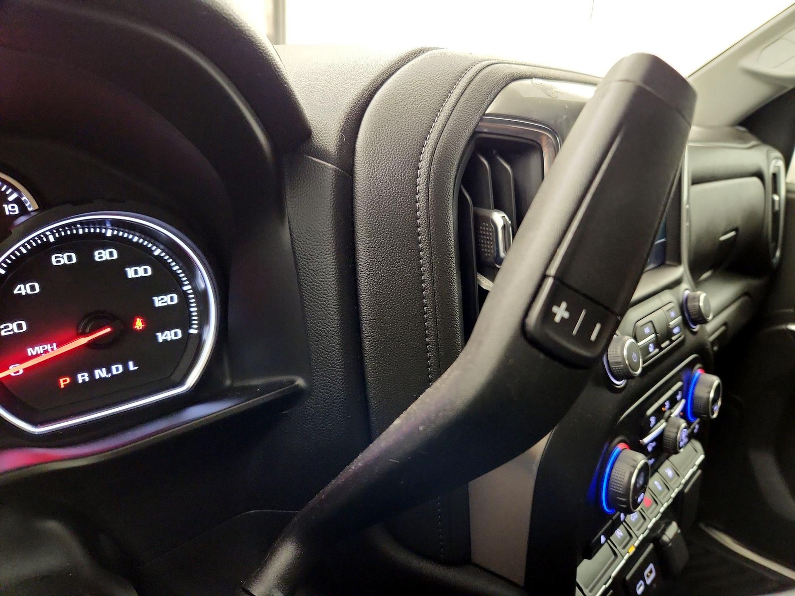 2022 Chevrolet Silverado 1500 Limited RST - Photo 16
