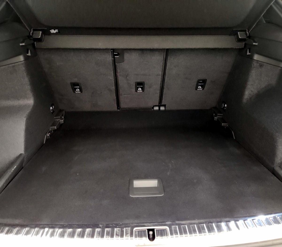 Trunk/Cargo (Seats Up)