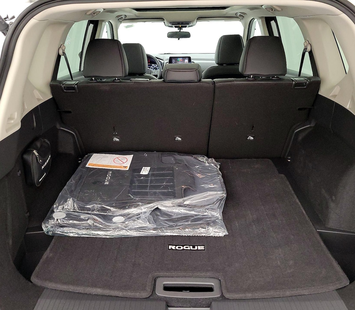 Trunk/Cargo (Seats Up)