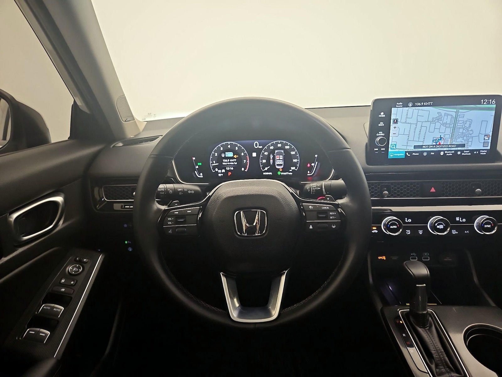 2024 Honda Civic Touring - Photo 11