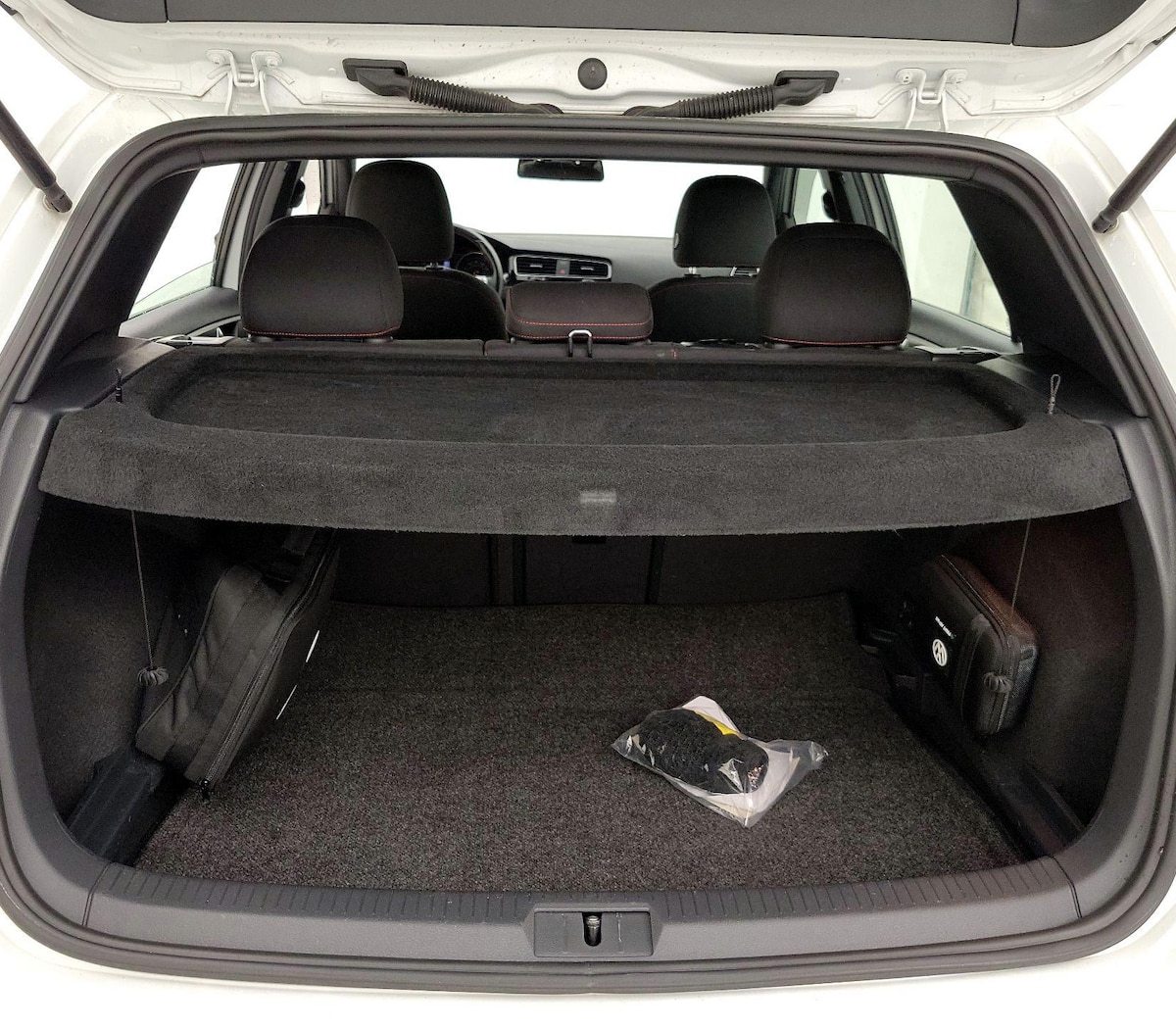 Trunk/Cargo (Seats Up)