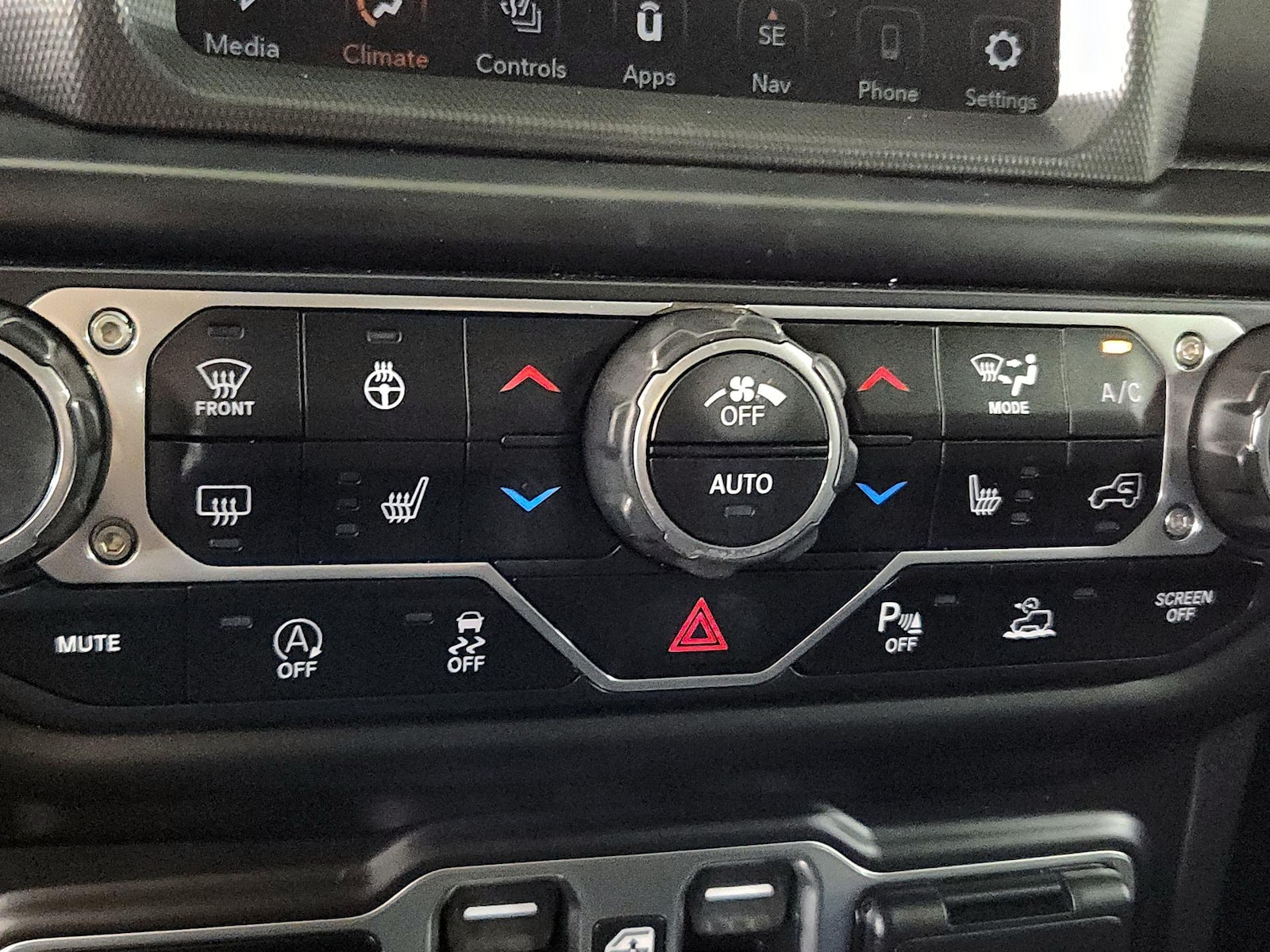 2022 Jeep Wrangler Unlimited Sahara Altitude - Photo 18