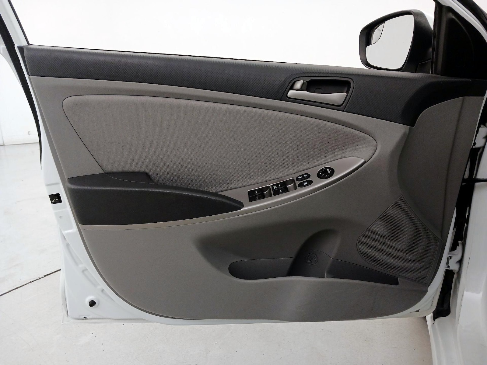 2016 Hyundai Accent SE - Photo 13