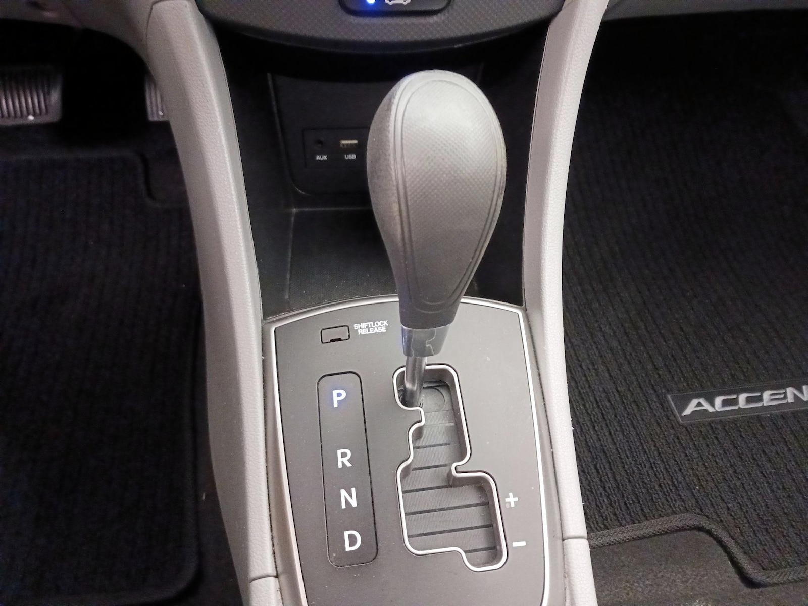 2016 Hyundai Accent SE - Photo 17