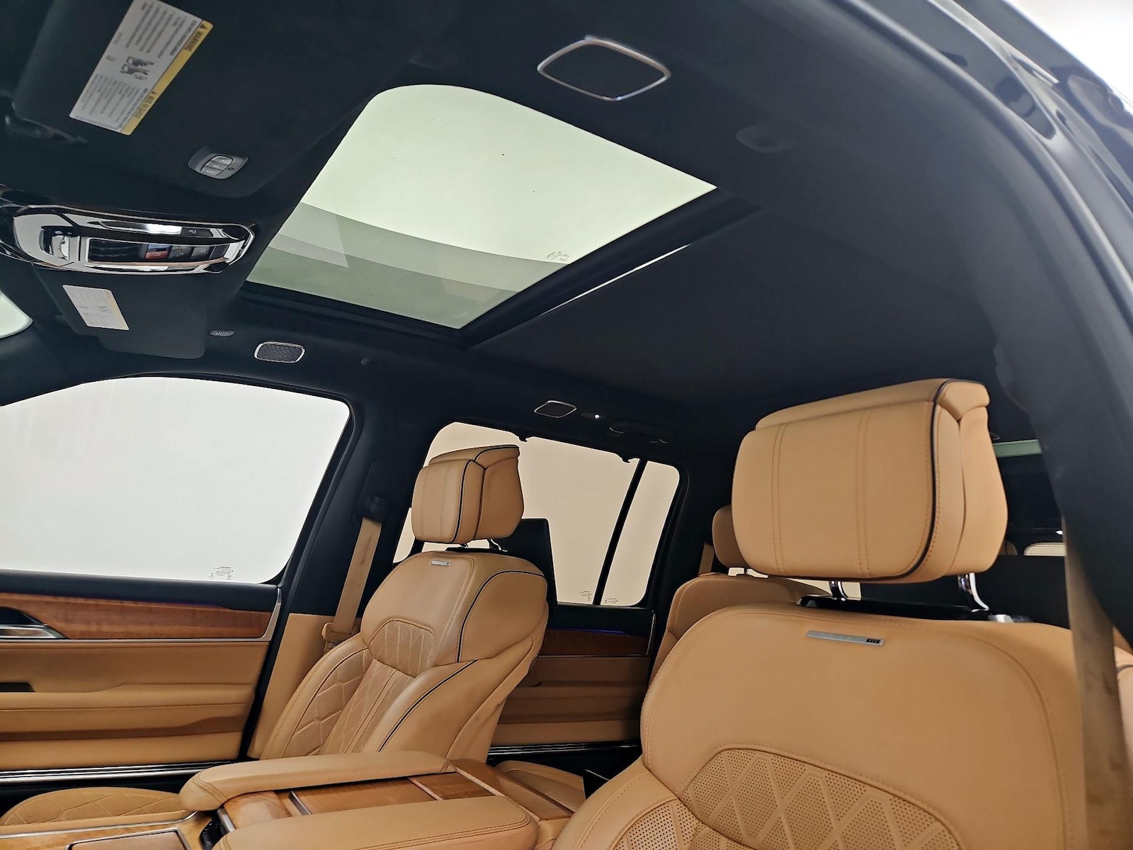 Panoramic Sunroof & Skylight(s)