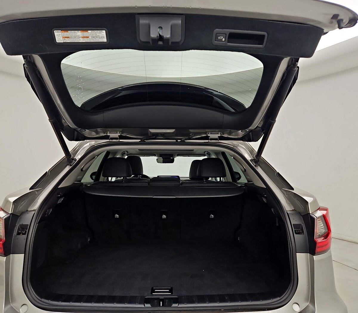 Trunk/Cargo (Seats Up)