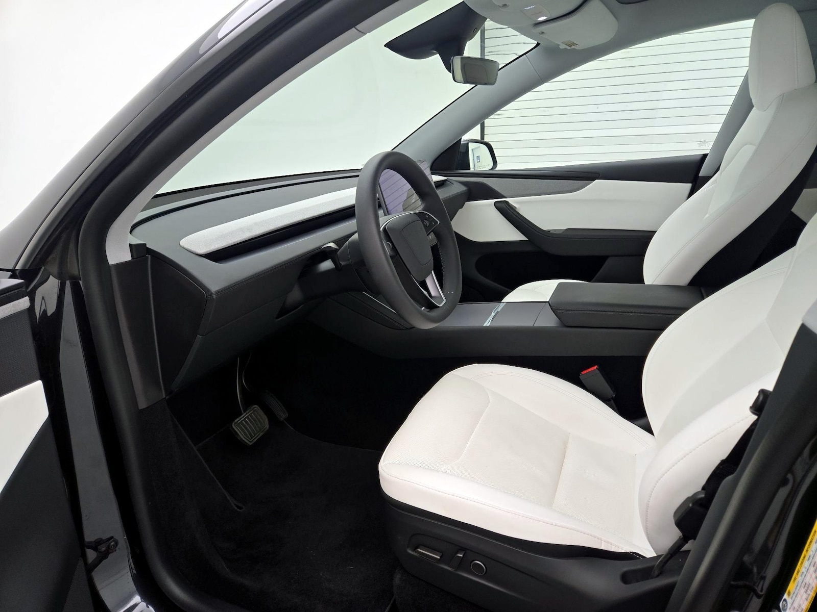 2026 Tesla Model Y Long Range - Photo 12