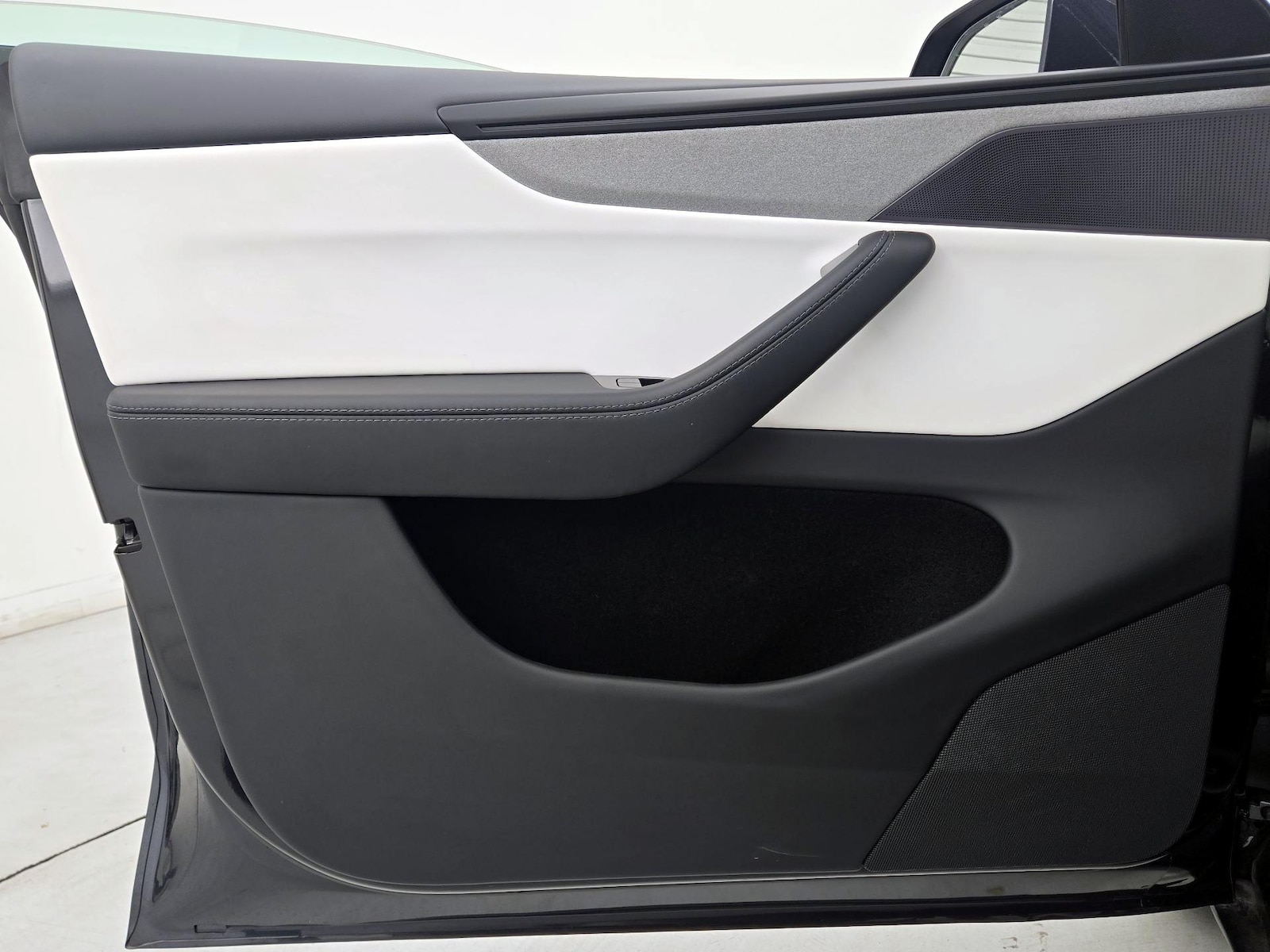 2026 Tesla Model Y Long Range - Photo 13