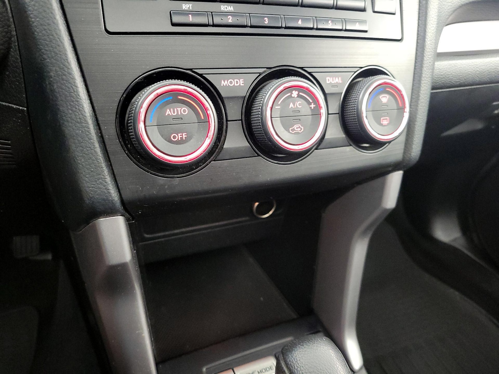 2015 Subaru Forester i Touring - Photo 17