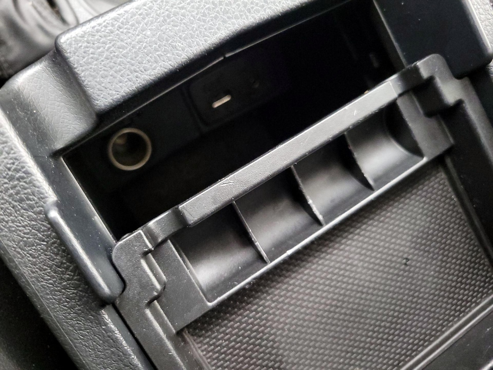 2015 Subaru Forester i Touring - Photo 19