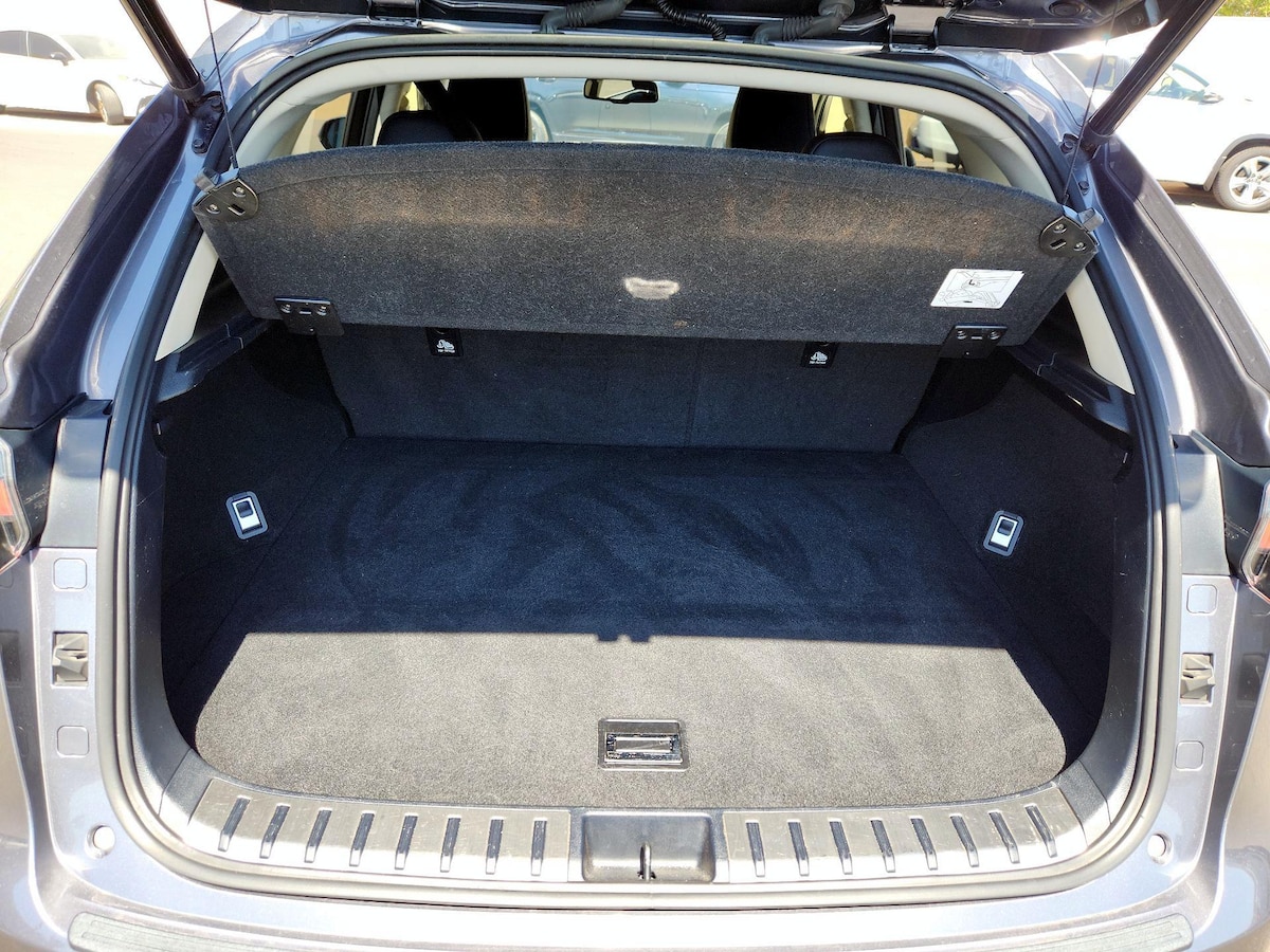 Trunk/Cargo (Seats Up)