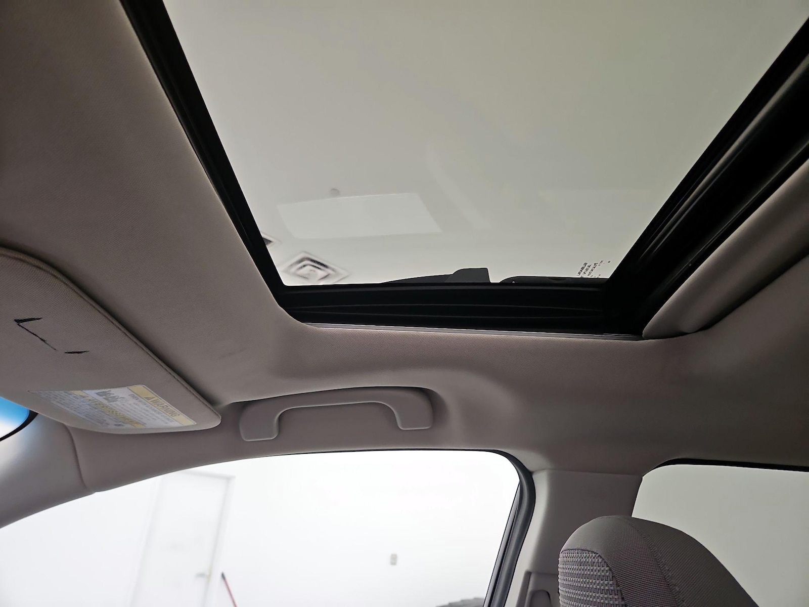 Sunroof(s) & Overhead Airbags