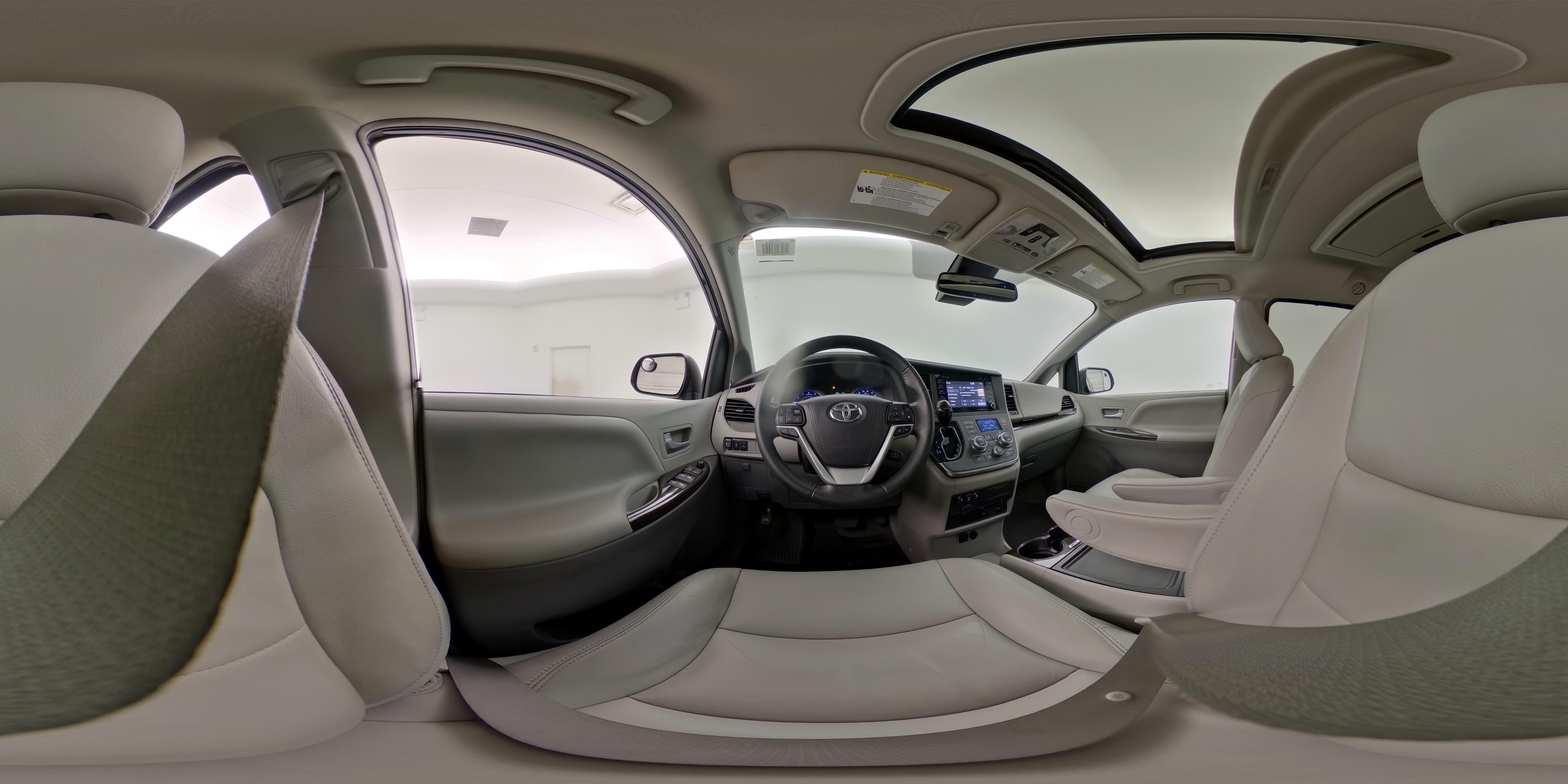 2018 Toyota Sienna XLE Premium - Photo 28