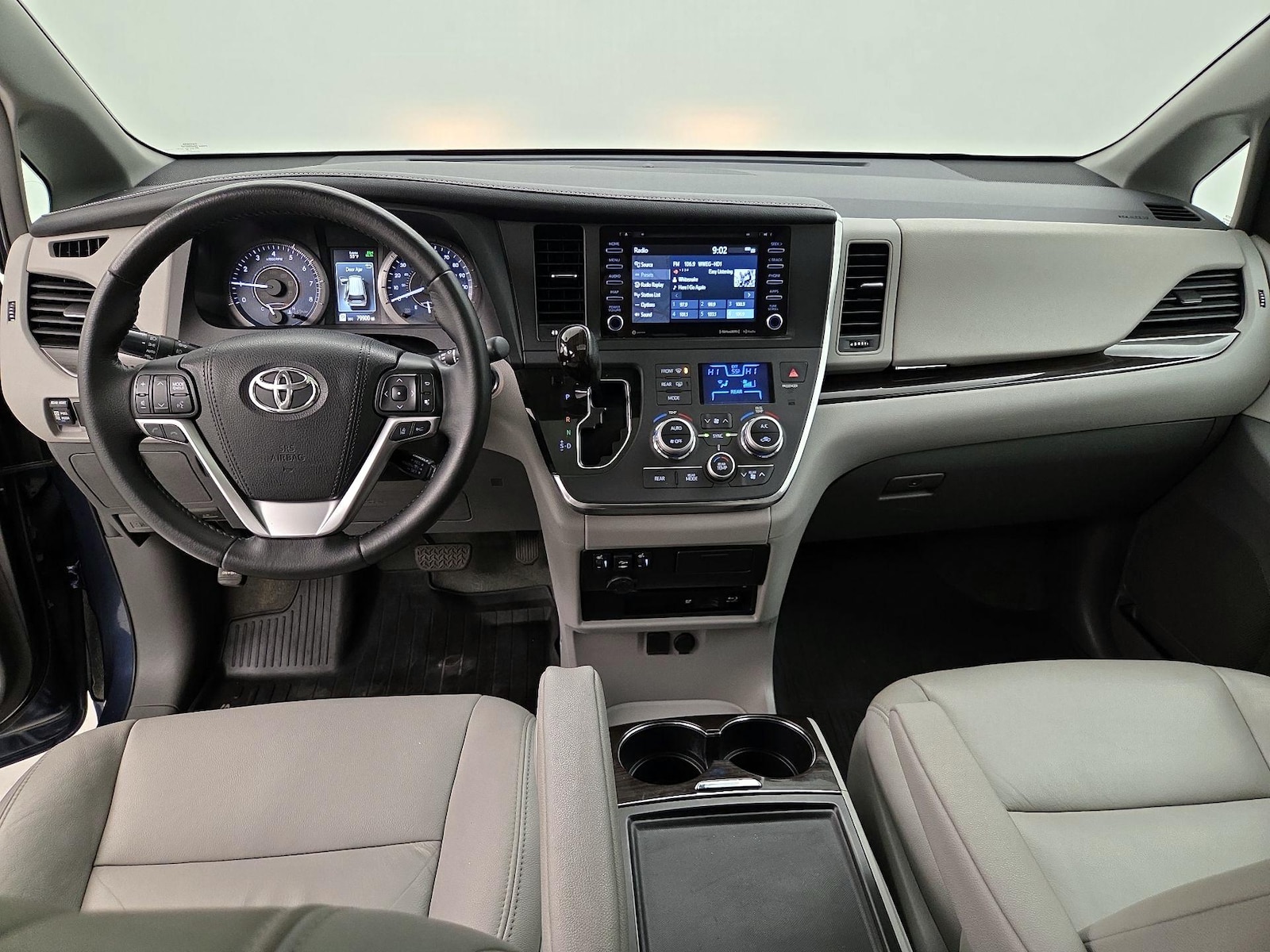 2018 Toyota Sienna XLE Premium - Photo 10