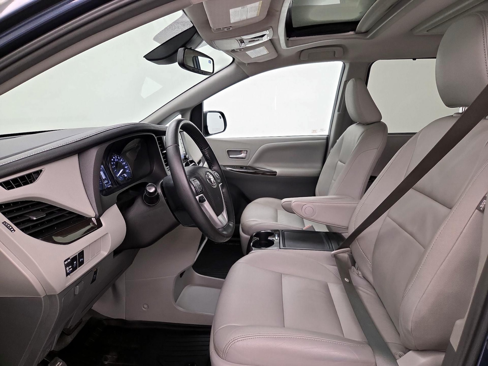2018 Toyota Sienna XLE Premium - Photo 12