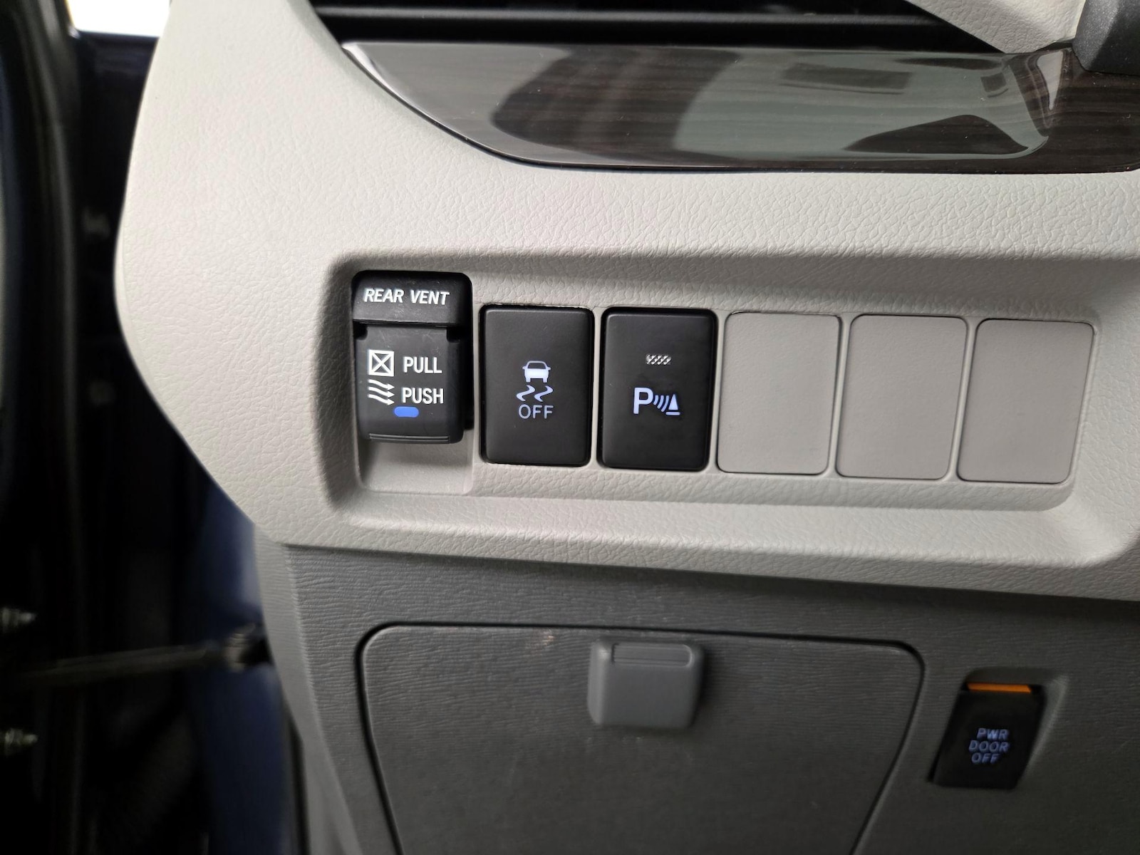 2018 Toyota Sienna XLE Premium - Photo 14