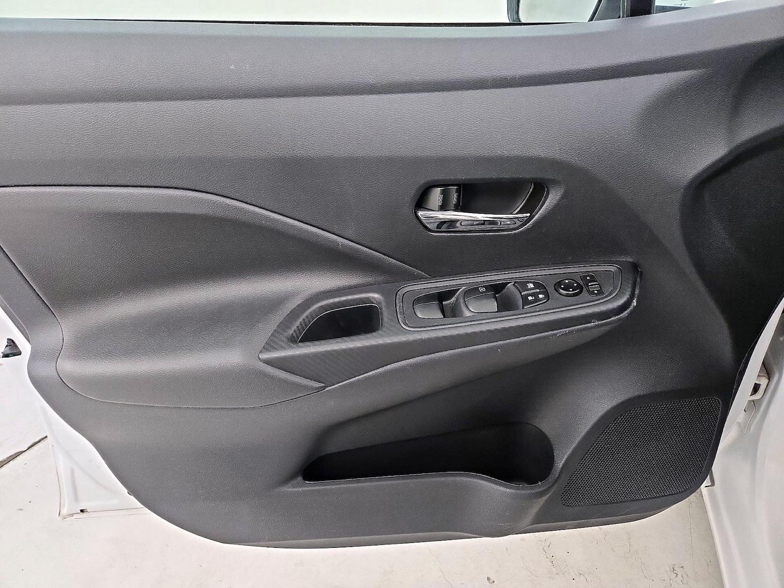 2024 Nissan Versa Sedan SV - Photo 13