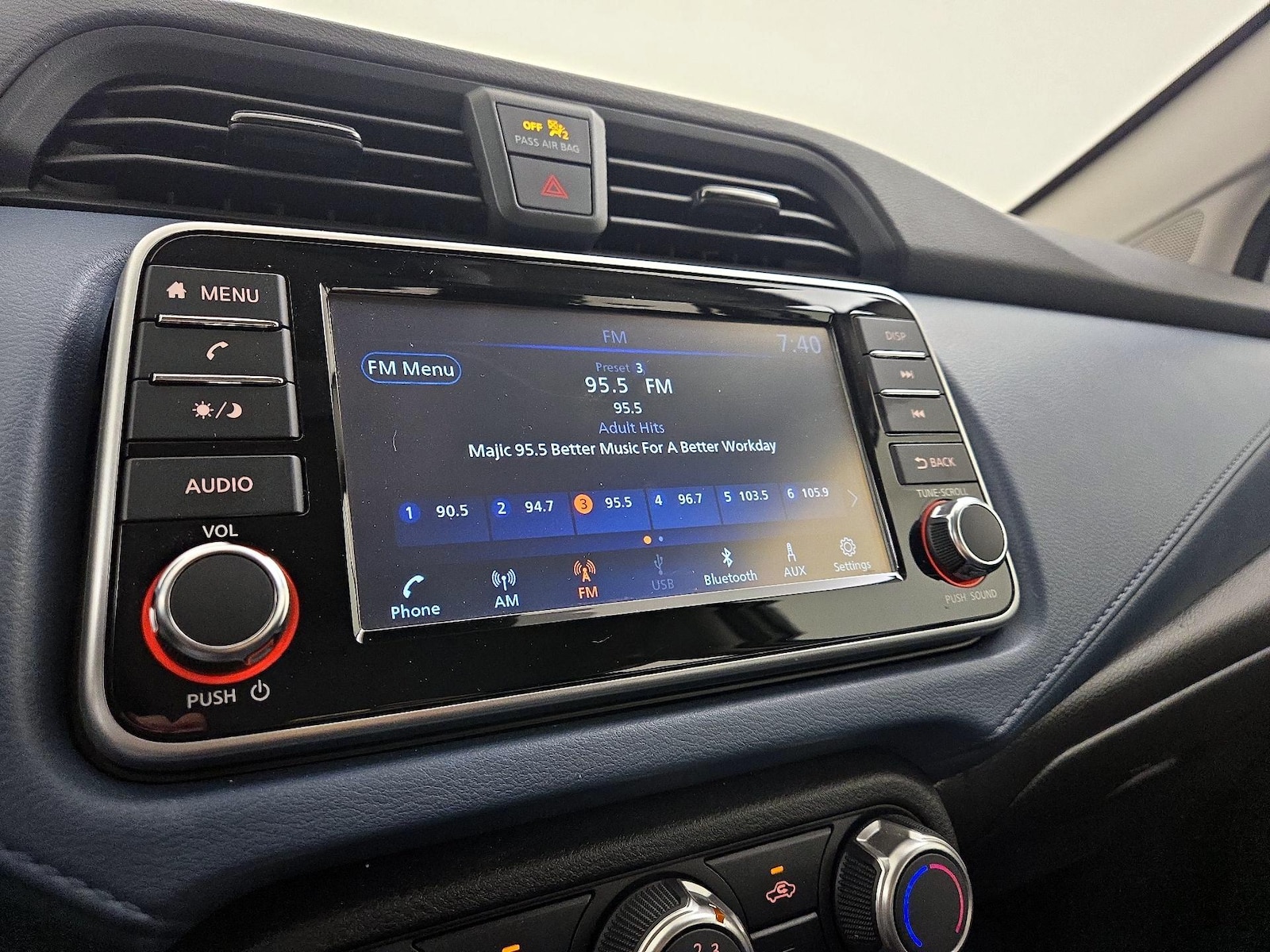 2024 Nissan Versa Sedan SV - Photo 15
