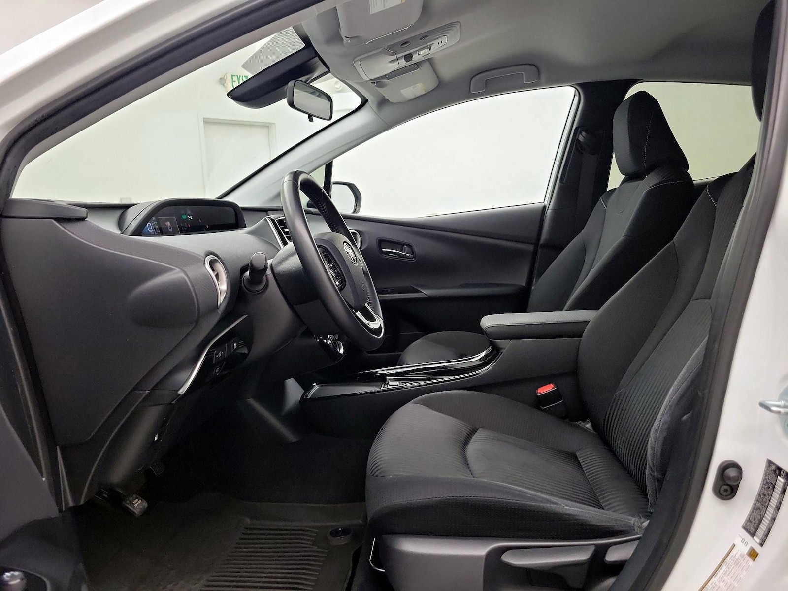 2021 Toyota Prius Prime LE - Photo 10