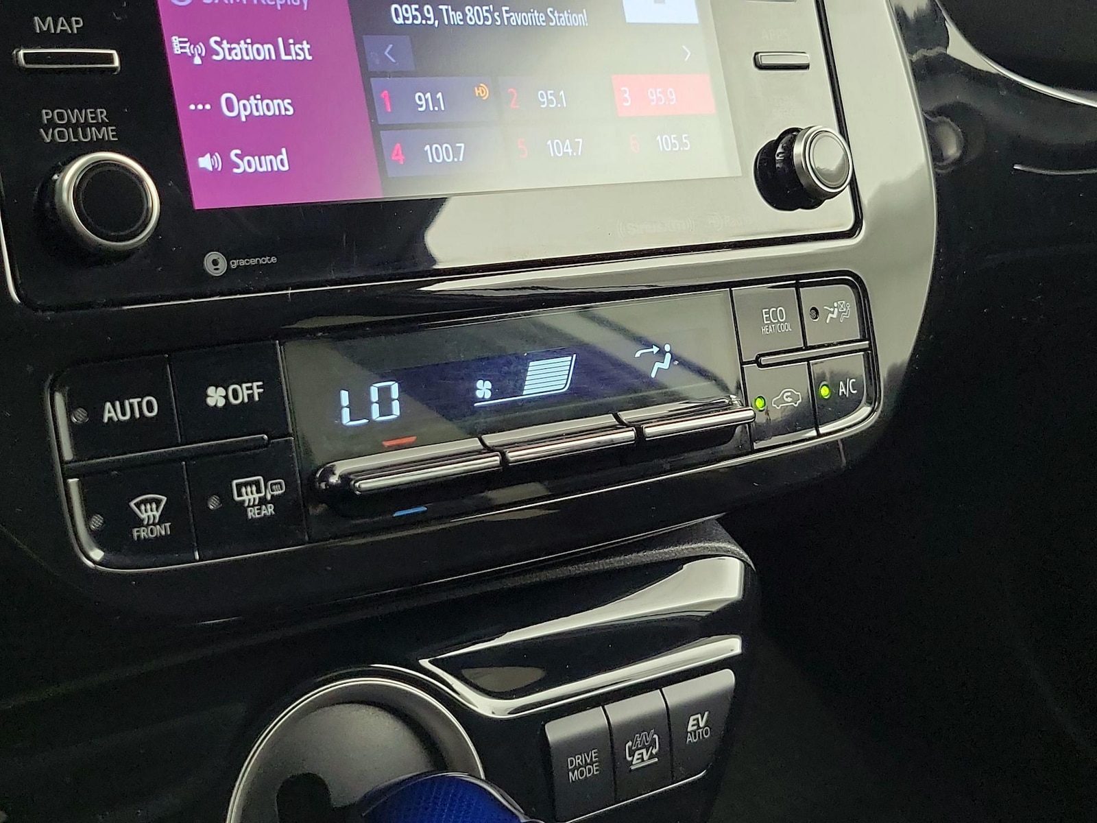 2021 Toyota Prius Prime LE - Photo 15
