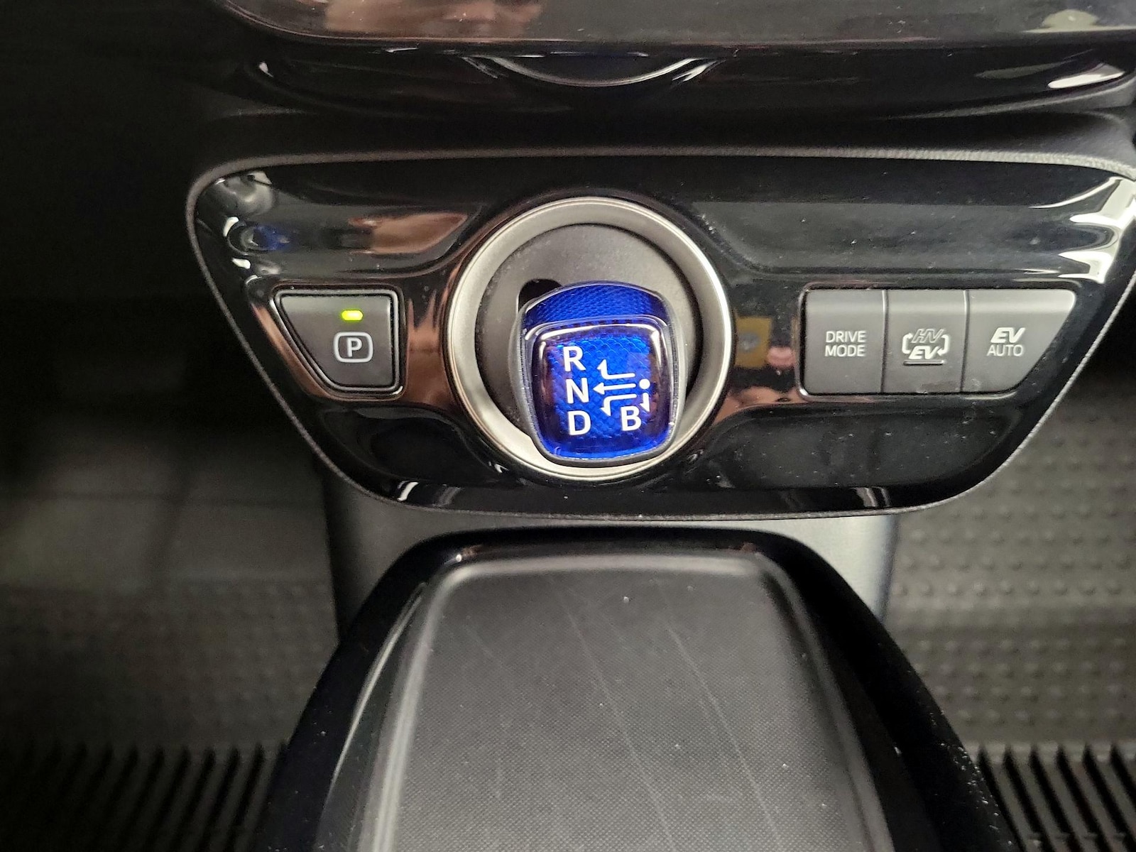 2021 Toyota Prius Prime LE - Photo 16