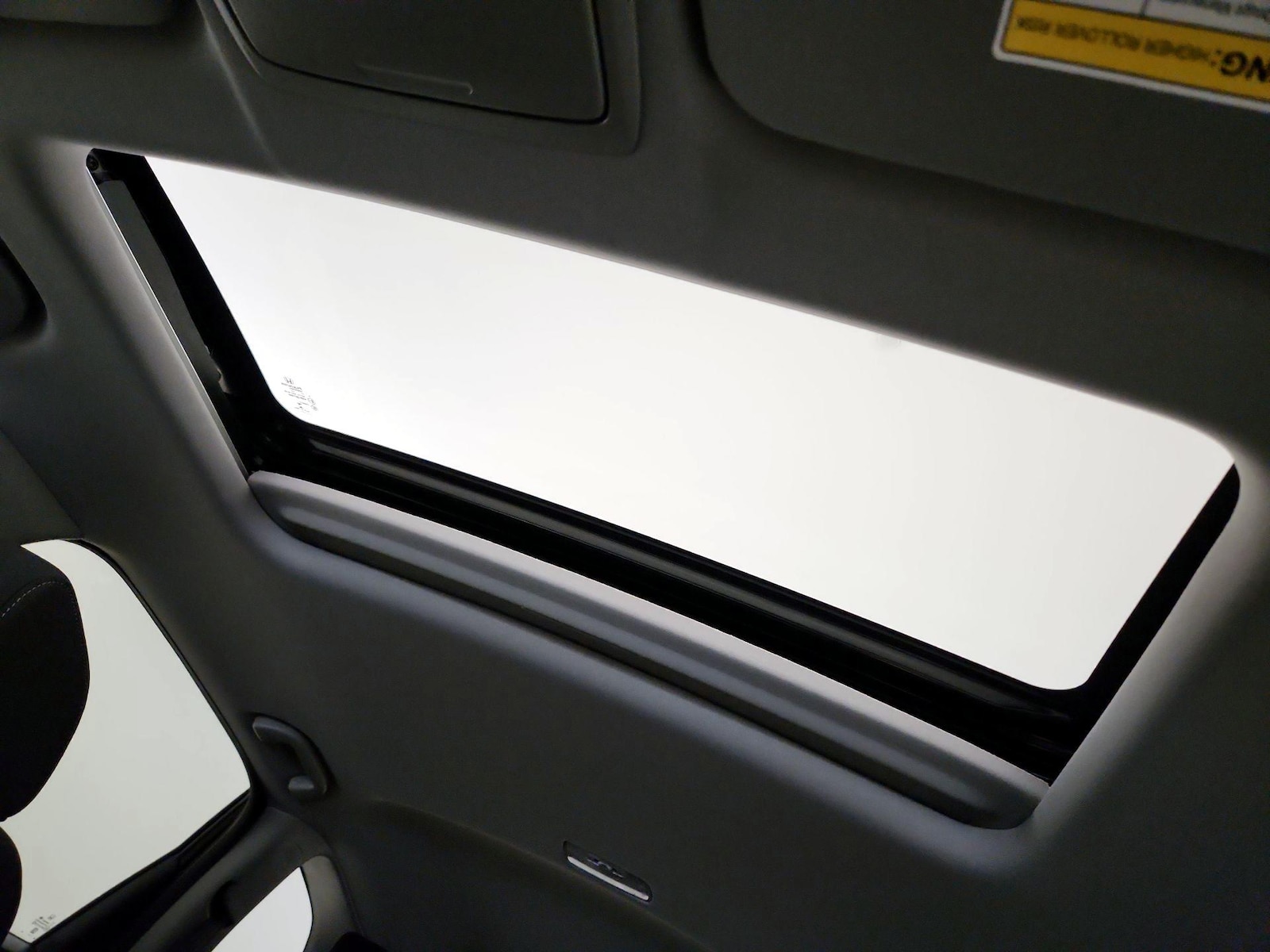 Sunroof(s) & Overhead Airbags