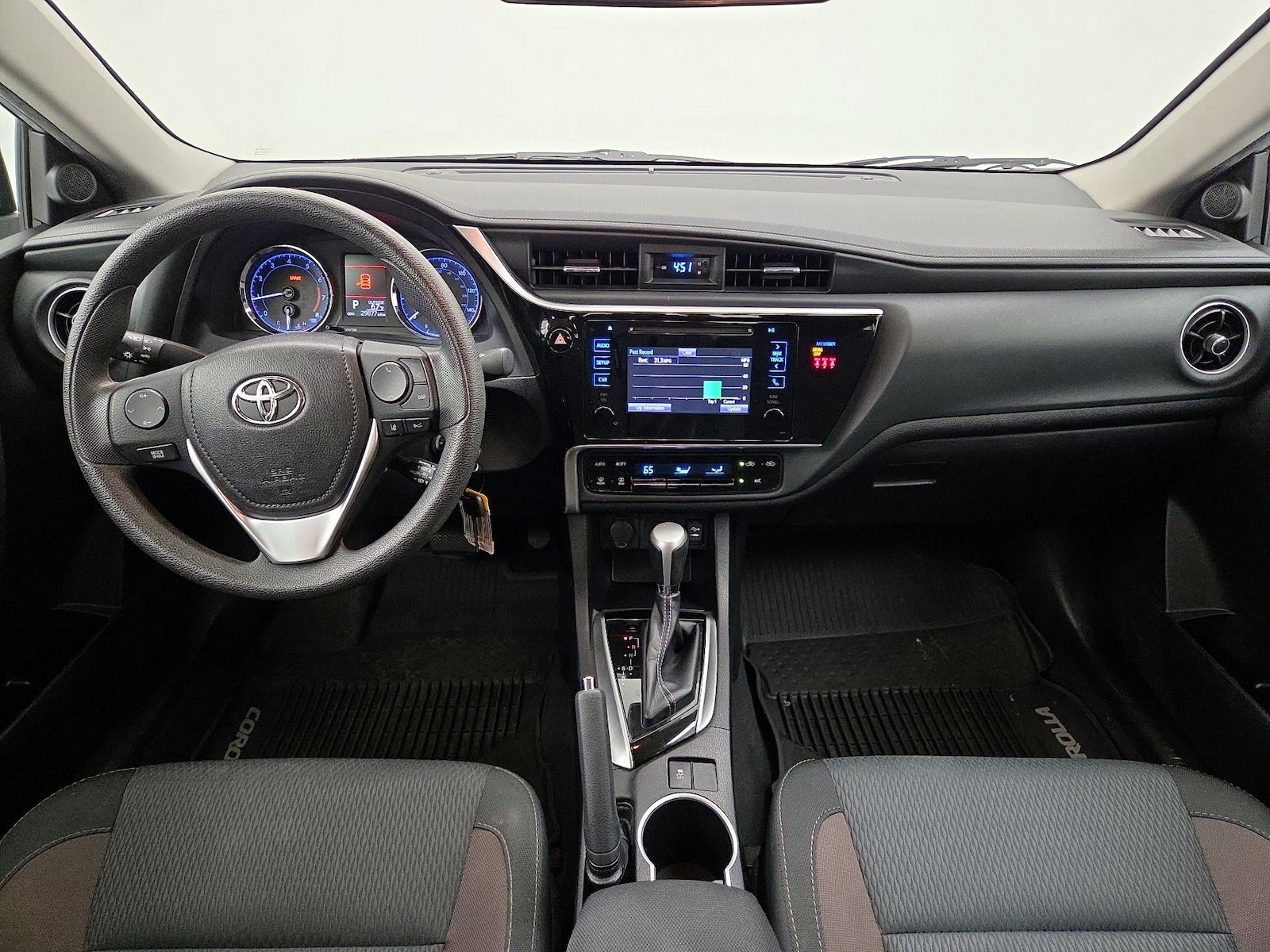 2019 Toyota Corolla LE - Photo 10