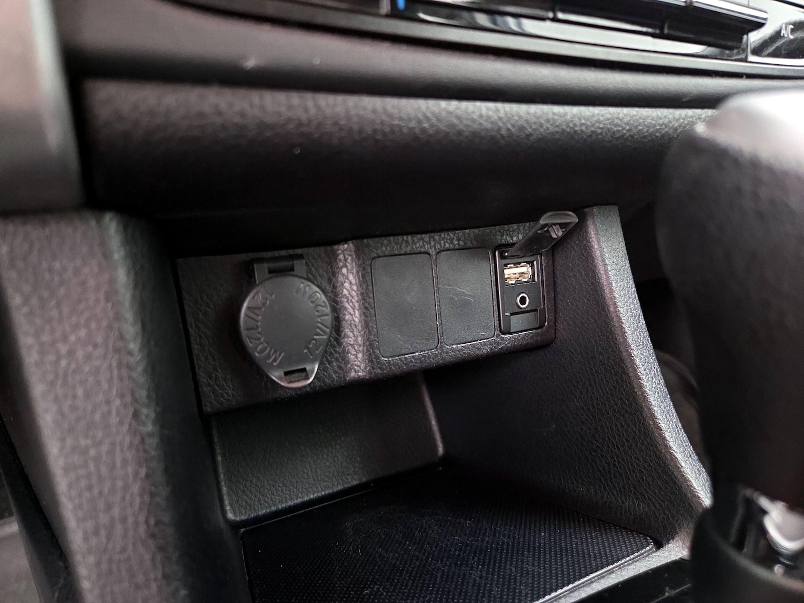 2019 Toyota Corolla LE - Photo 19