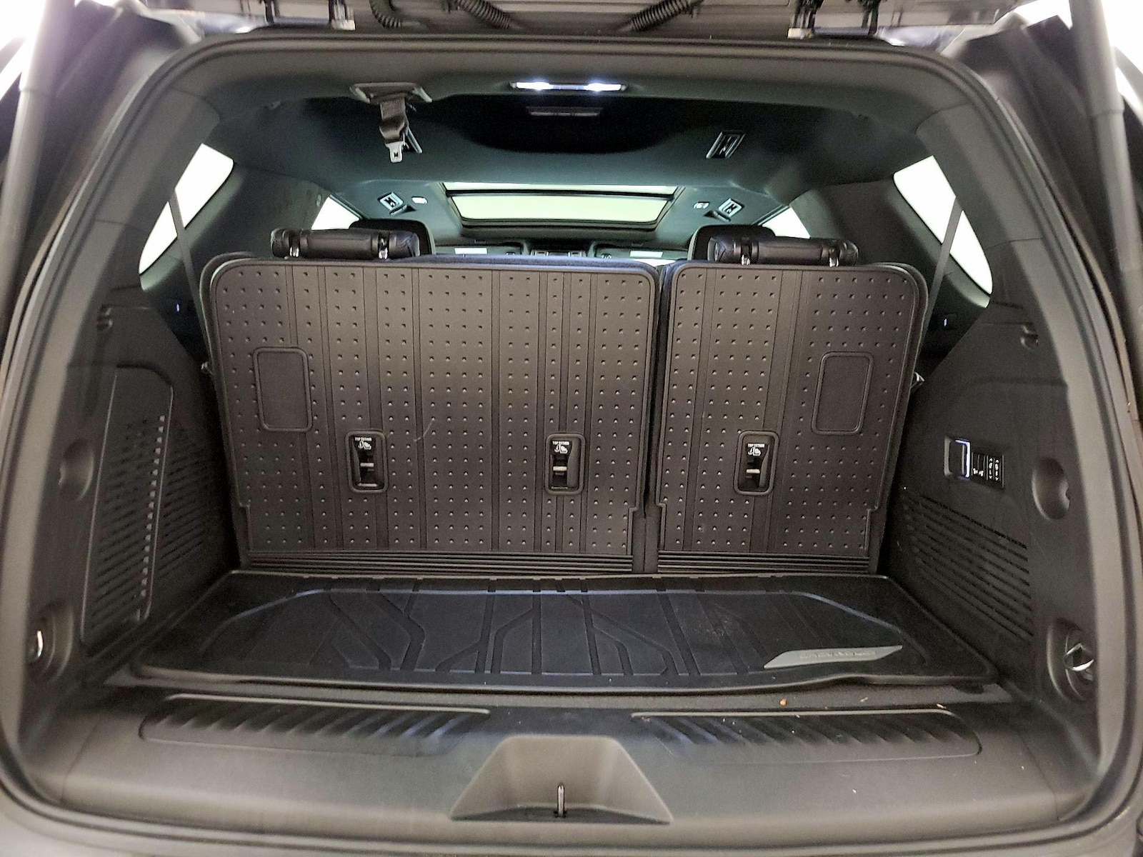 2022 Chevrolet Tahoe LT - Photo 24