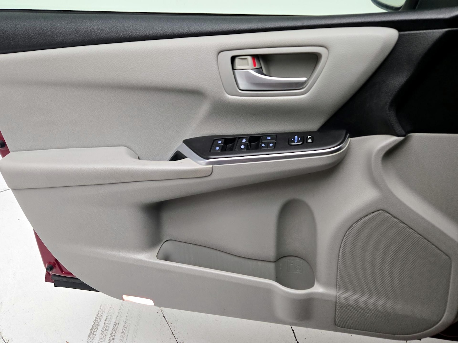 2016 Toyota Camry LE - Photo 13