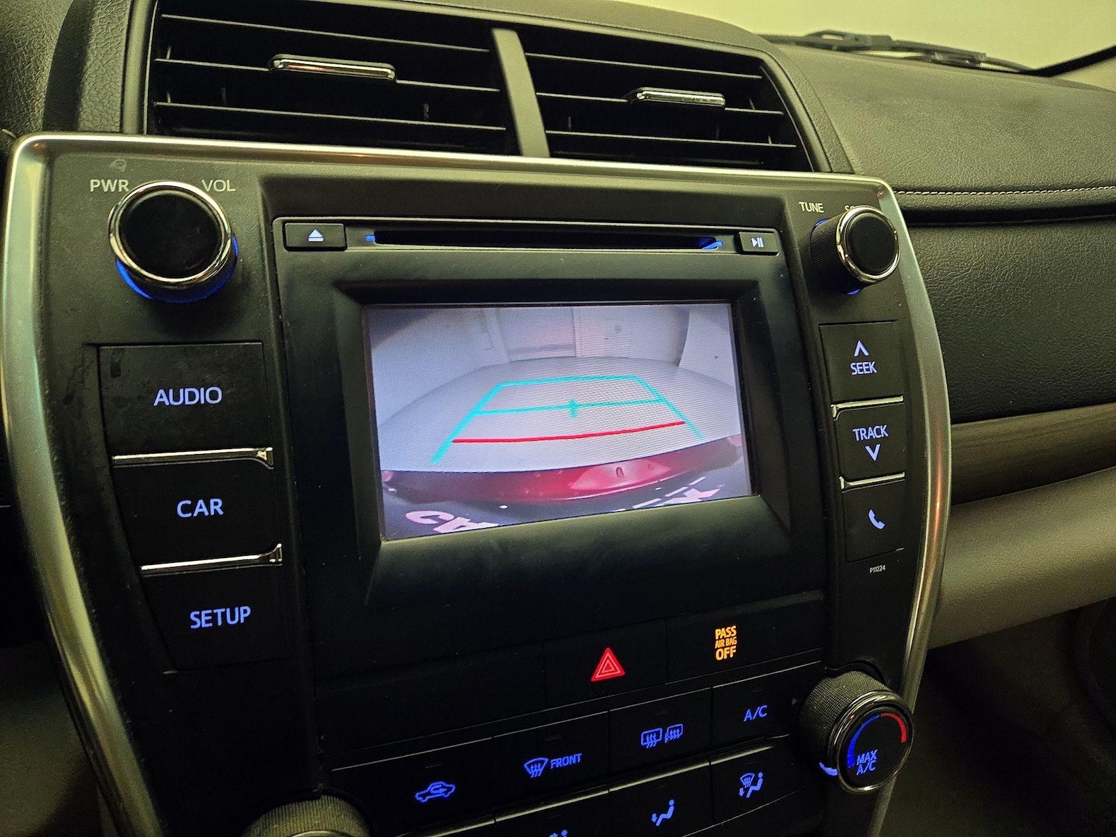2016 Toyota Camry LE - Photo 15