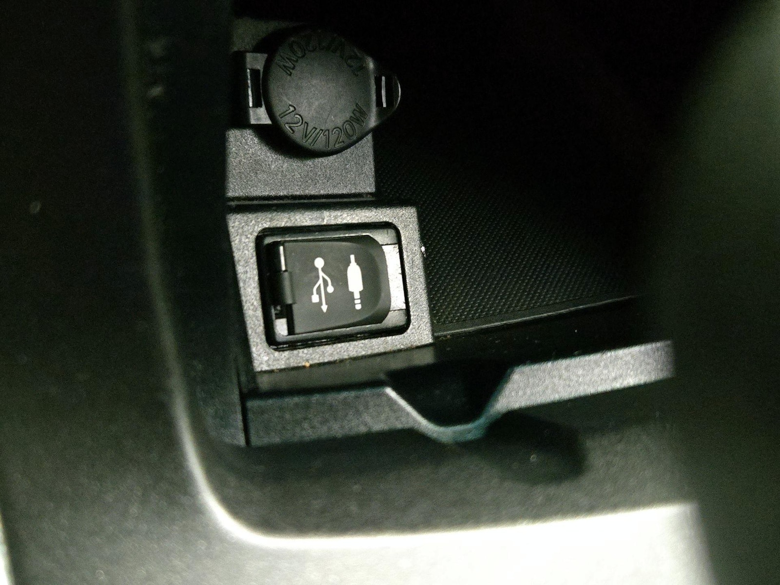 2016 Toyota Camry LE - Photo 19