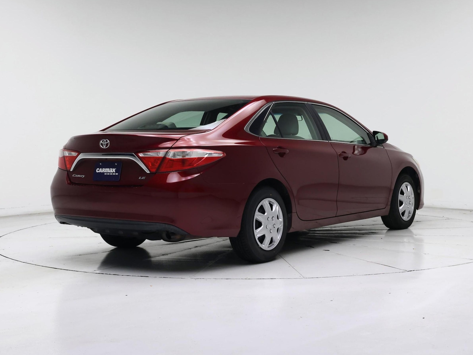 2016 Toyota Camry LE - Photo 9
