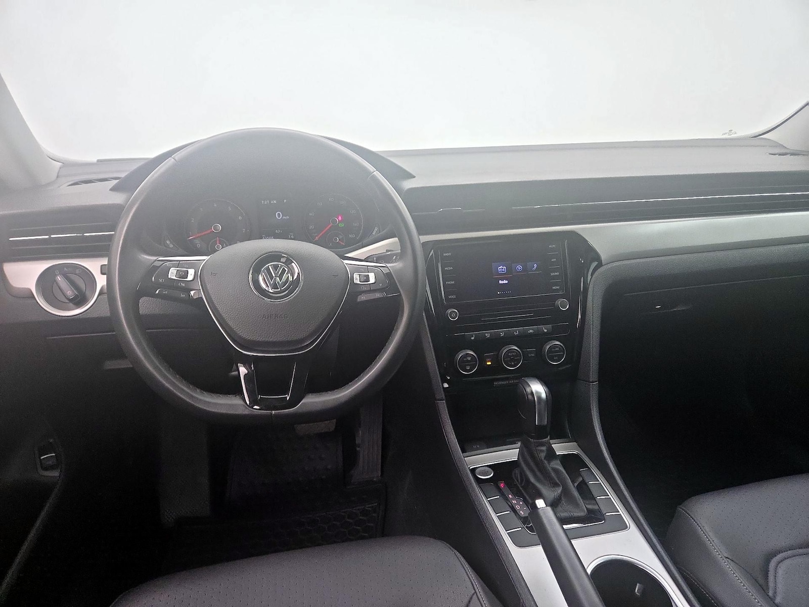 2022 Volkswagen Passat SE - Photo 10