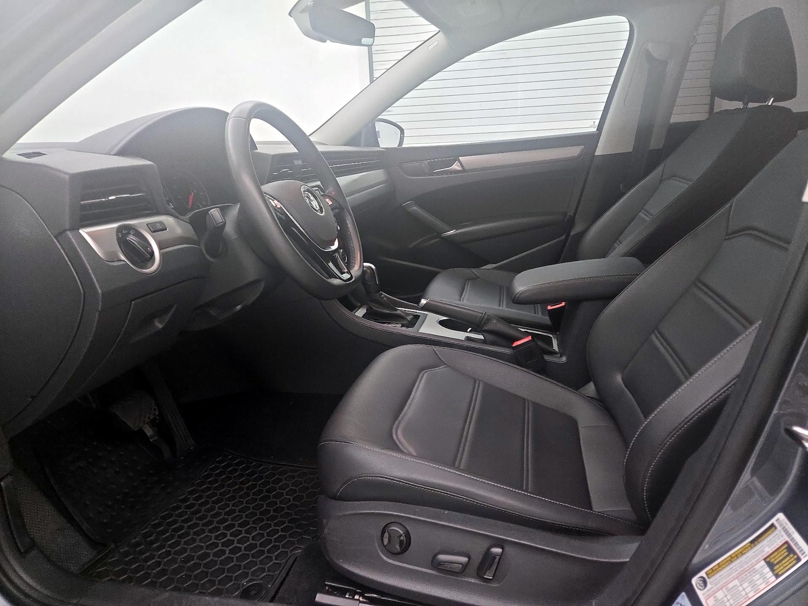 2022 Volkswagen Passat SE - Photo 12
