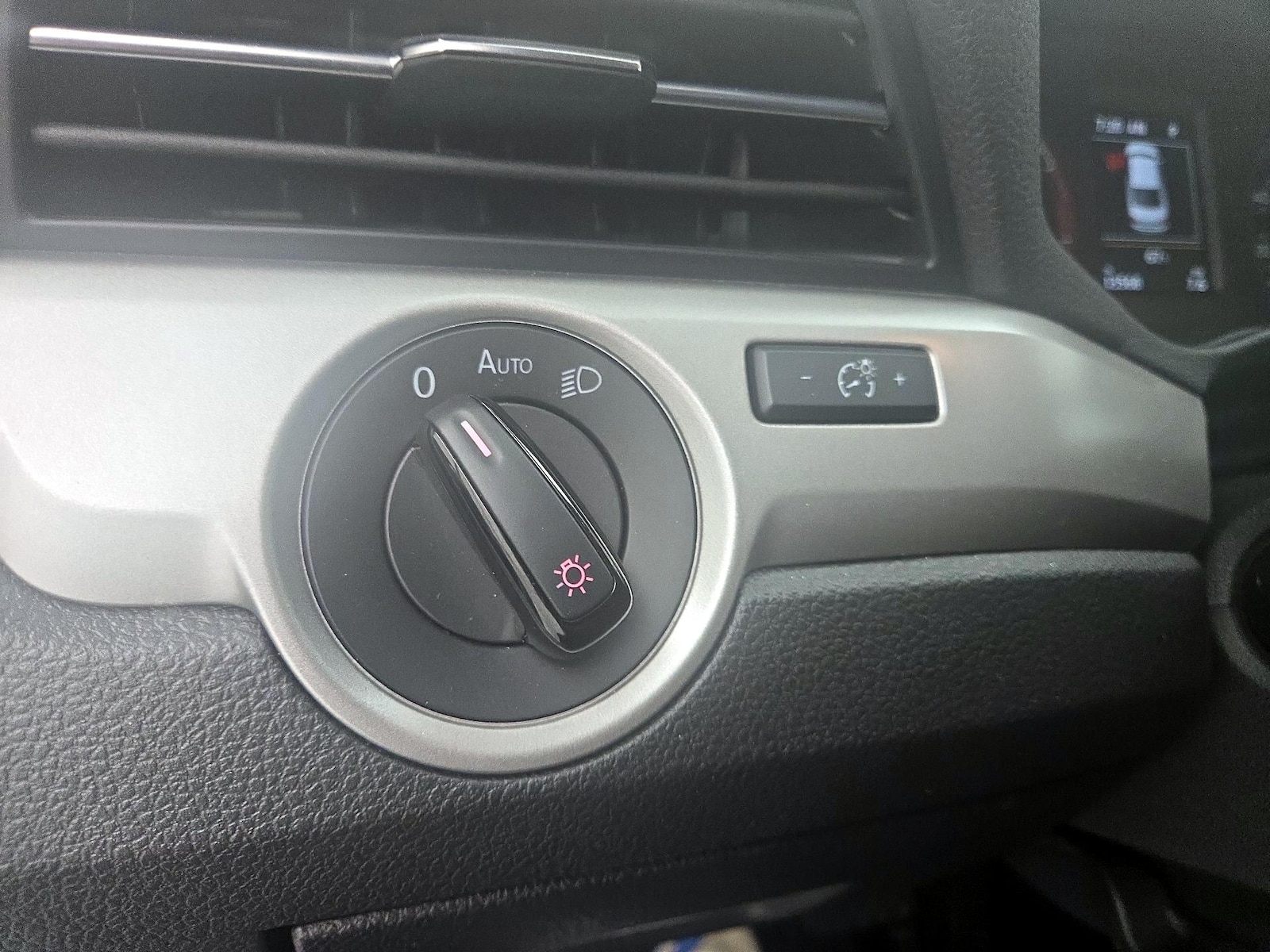 2022 Volkswagen Passat SE - Photo 14