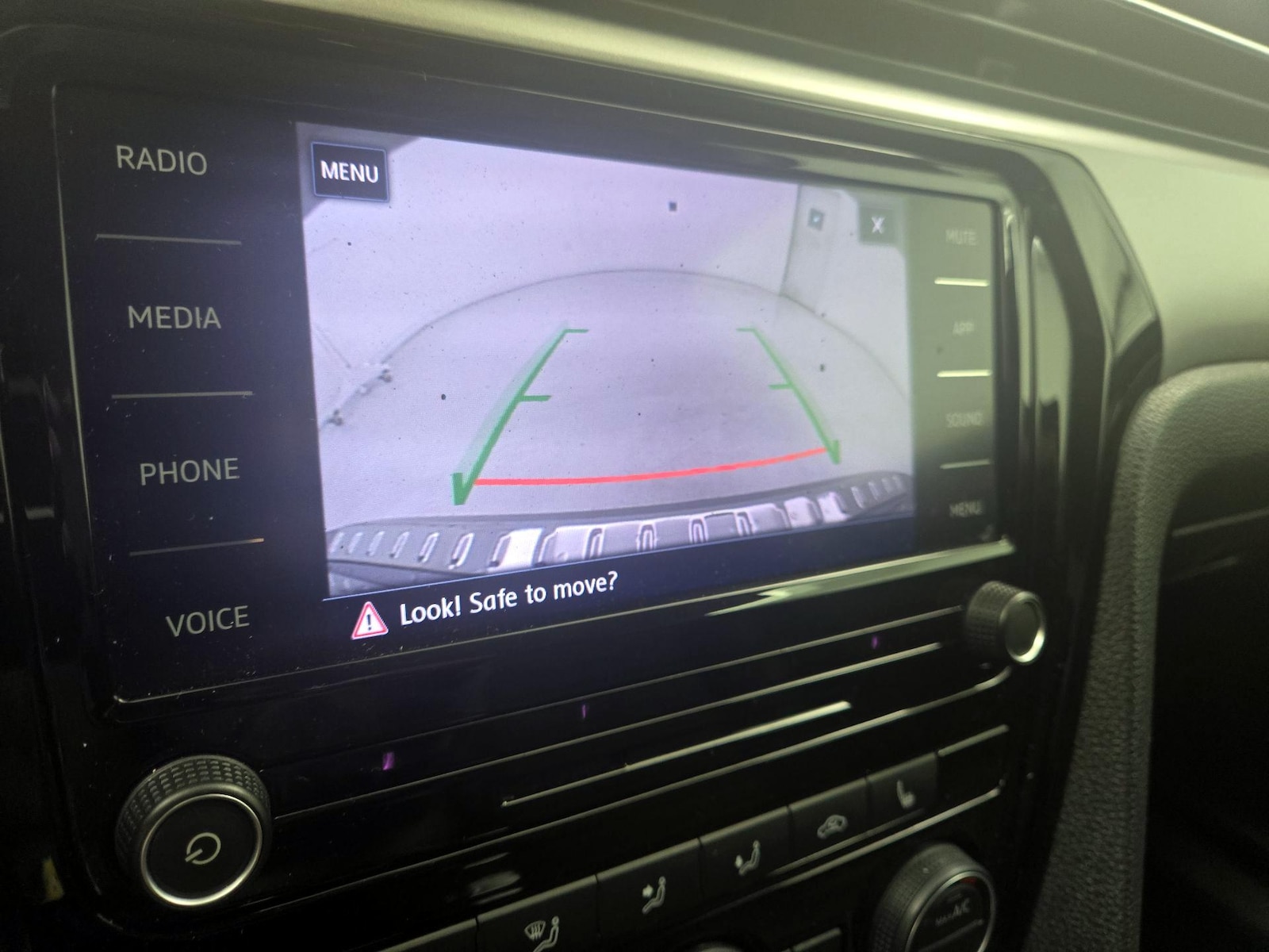 2022 Volkswagen Passat SE - Photo 15
