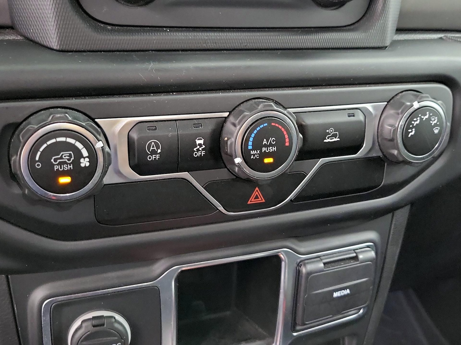 2021 Jeep Wrangler Willys Sport - Photo 17